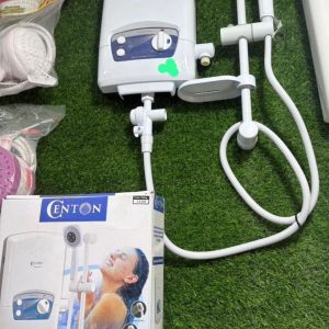 Electric bathroom water heater