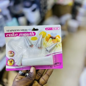 Cake decorating nozzles